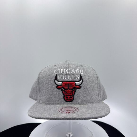 Mitchell & Ness - Red - Chicago Bulls - Snapback - Picture 1 of 7
